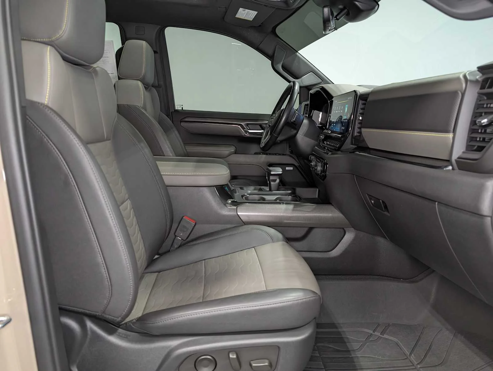 Used 2023 Sand Dune Metallic Chevrolet ZR2 image 43