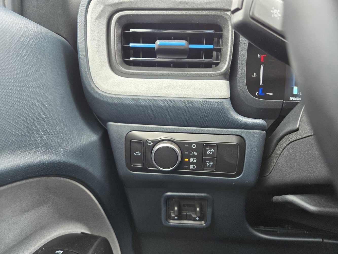 New 2026 Shadow Black Ford XLT image 13