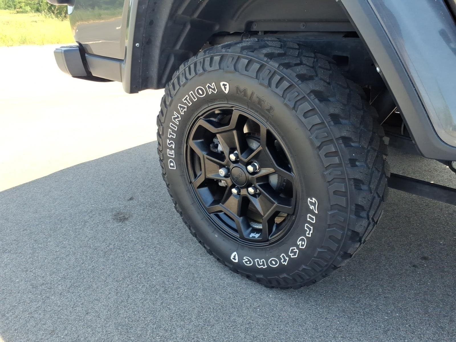 Used 2022 Granite Crystal Metallic Clearcoat Jeep Willys image 12