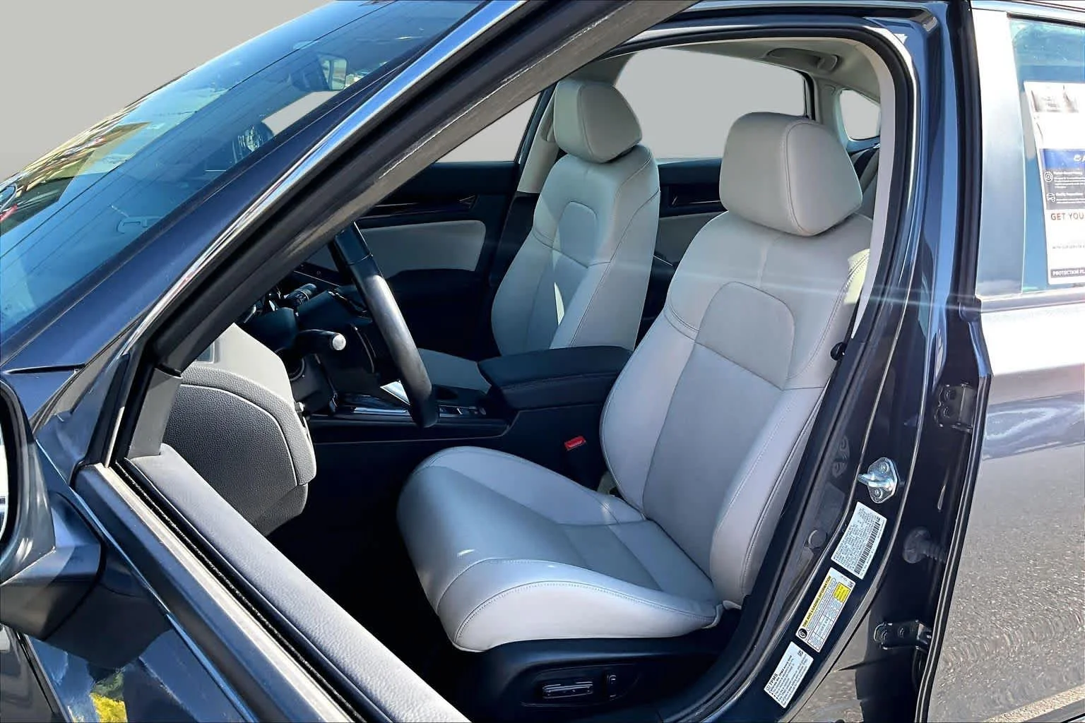 Used 2024 Meteorite Gray Metallic Honda Touring image 9