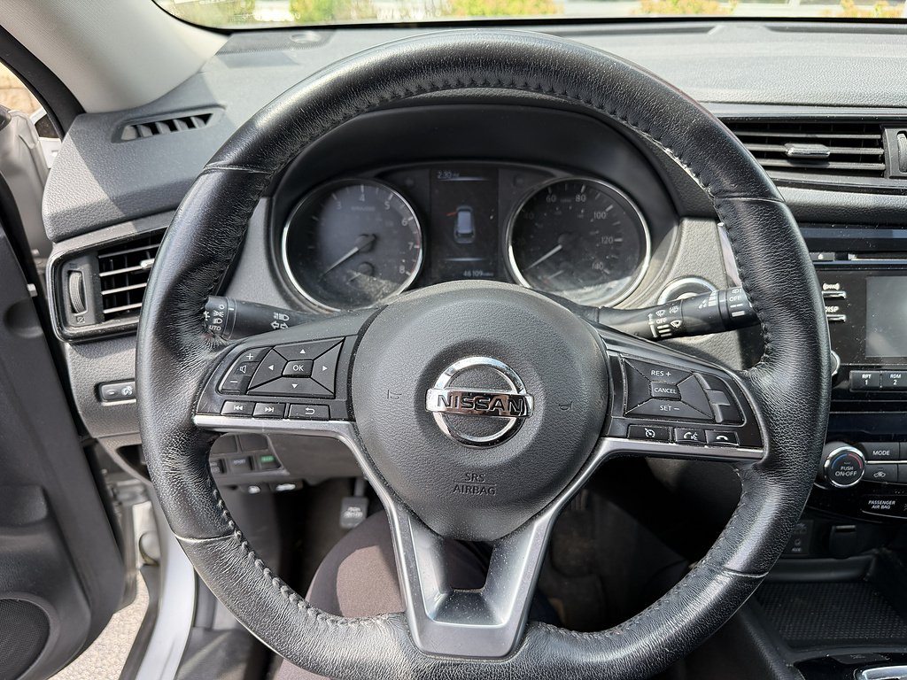 Used 2017 Brilliant Silver Nissan SV image 11