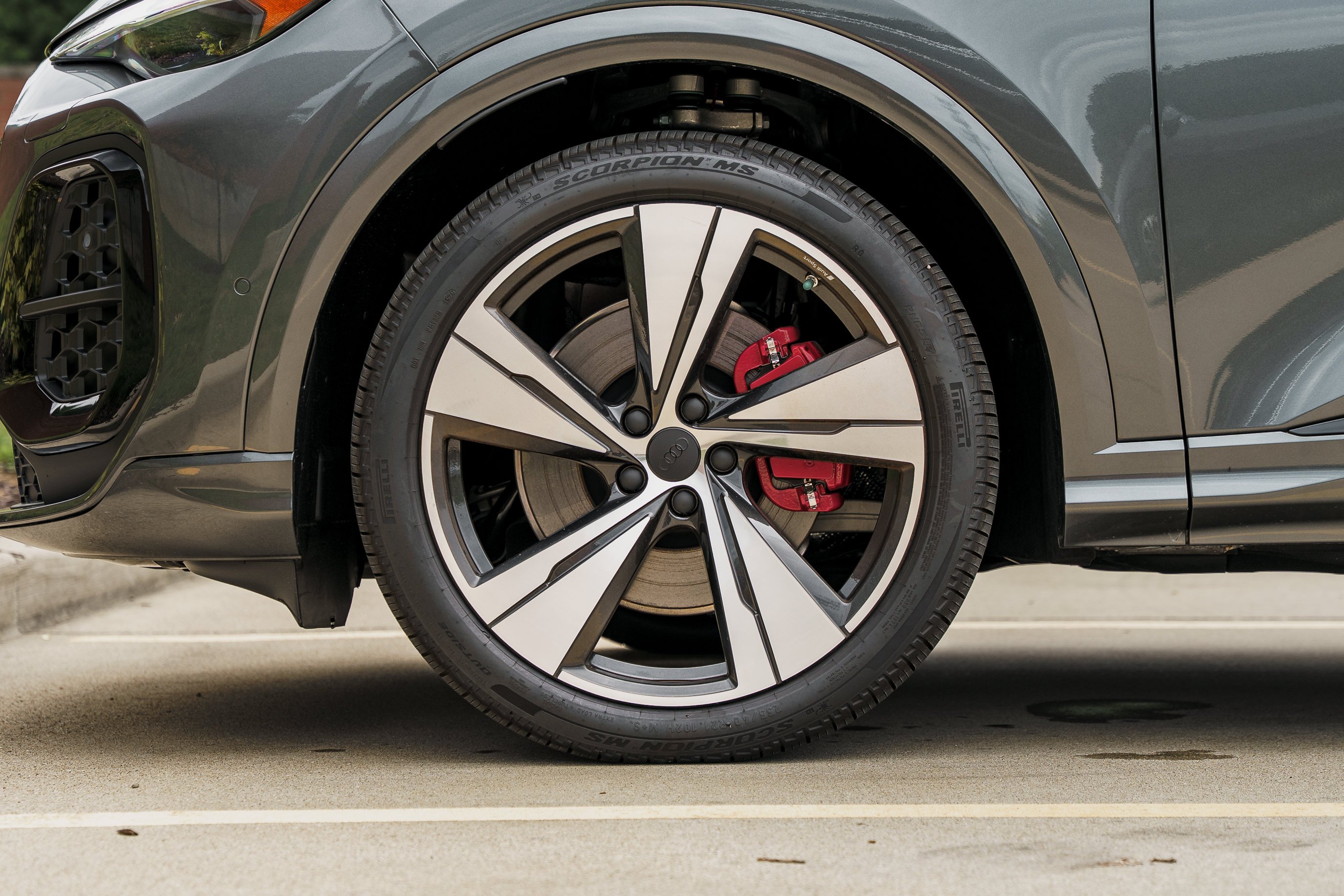 New 2026 DAYTONA GRAY Audi Premium Plus image 30