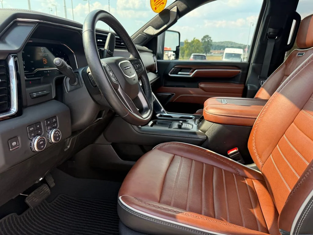 Used 2025 Black GMC Denali Ultimate image 4