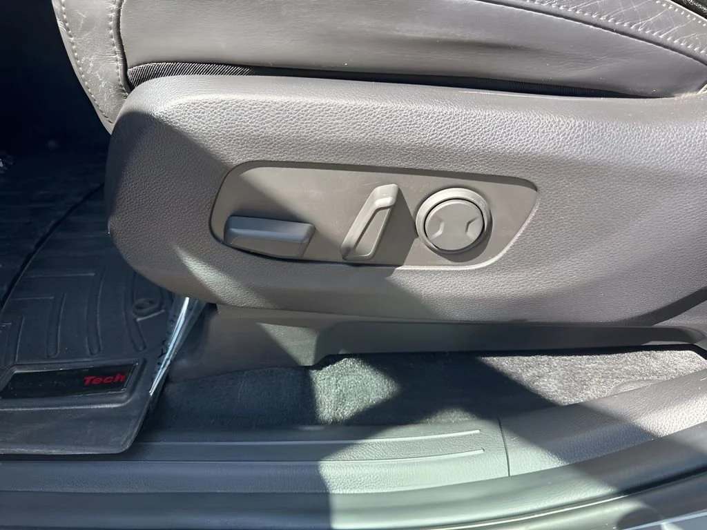 Used 2022  Kia EX image 29