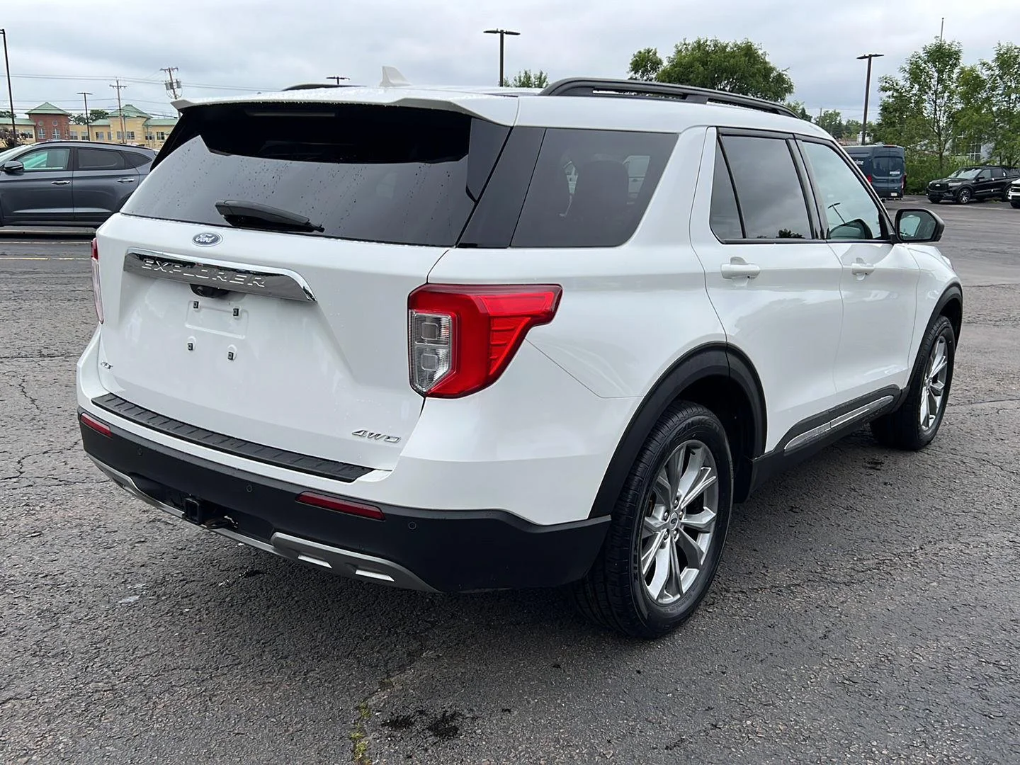 Used 2023 Star White Metallic Tri-Coat Ford XLT image 21