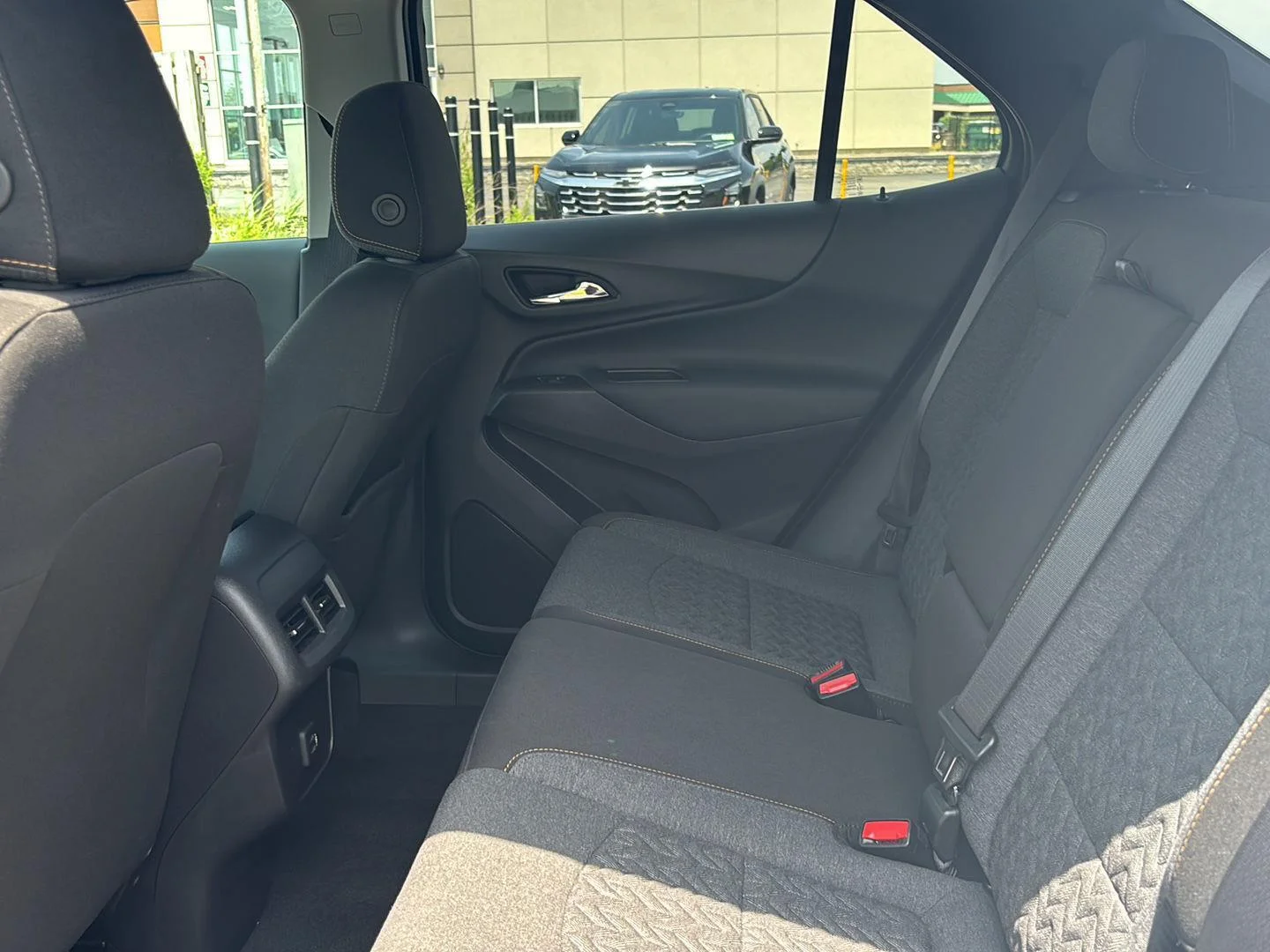 Used 2024 Summit White Chevrolet LT image 32