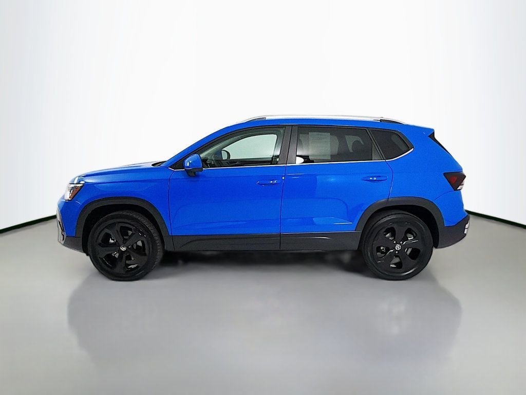 Certified Used 2025 Cornflower Blue Volkswagen SEL 4MOTION image 4