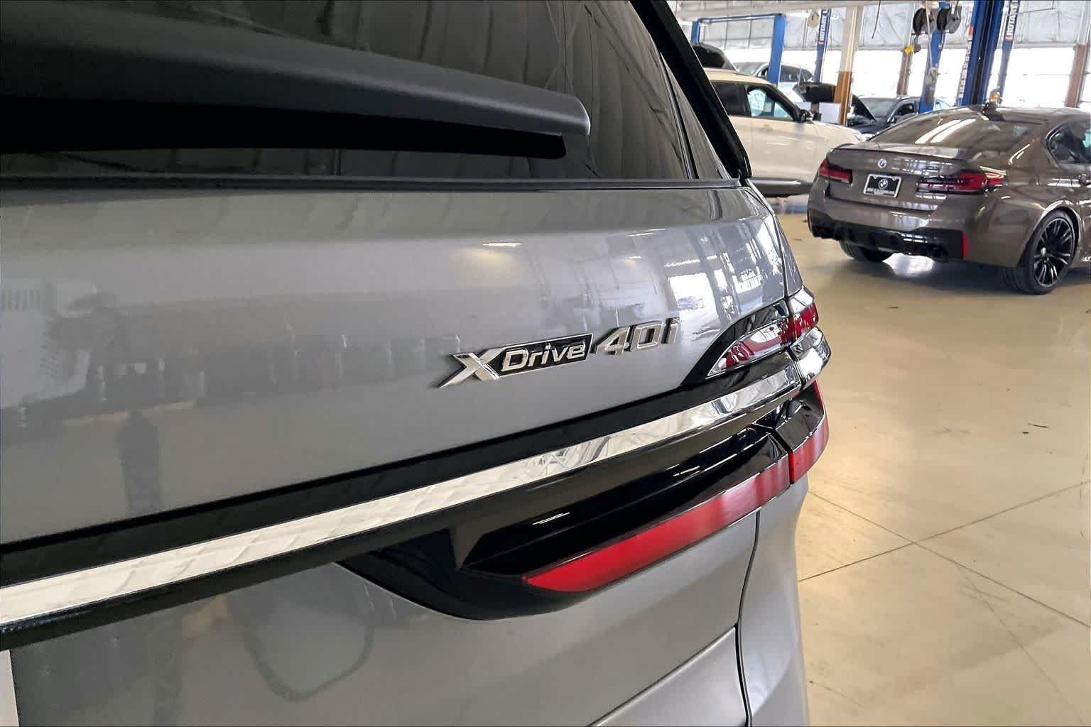 New 2027 Skyscraper Grey Metallic BMW xDrive40i image 15