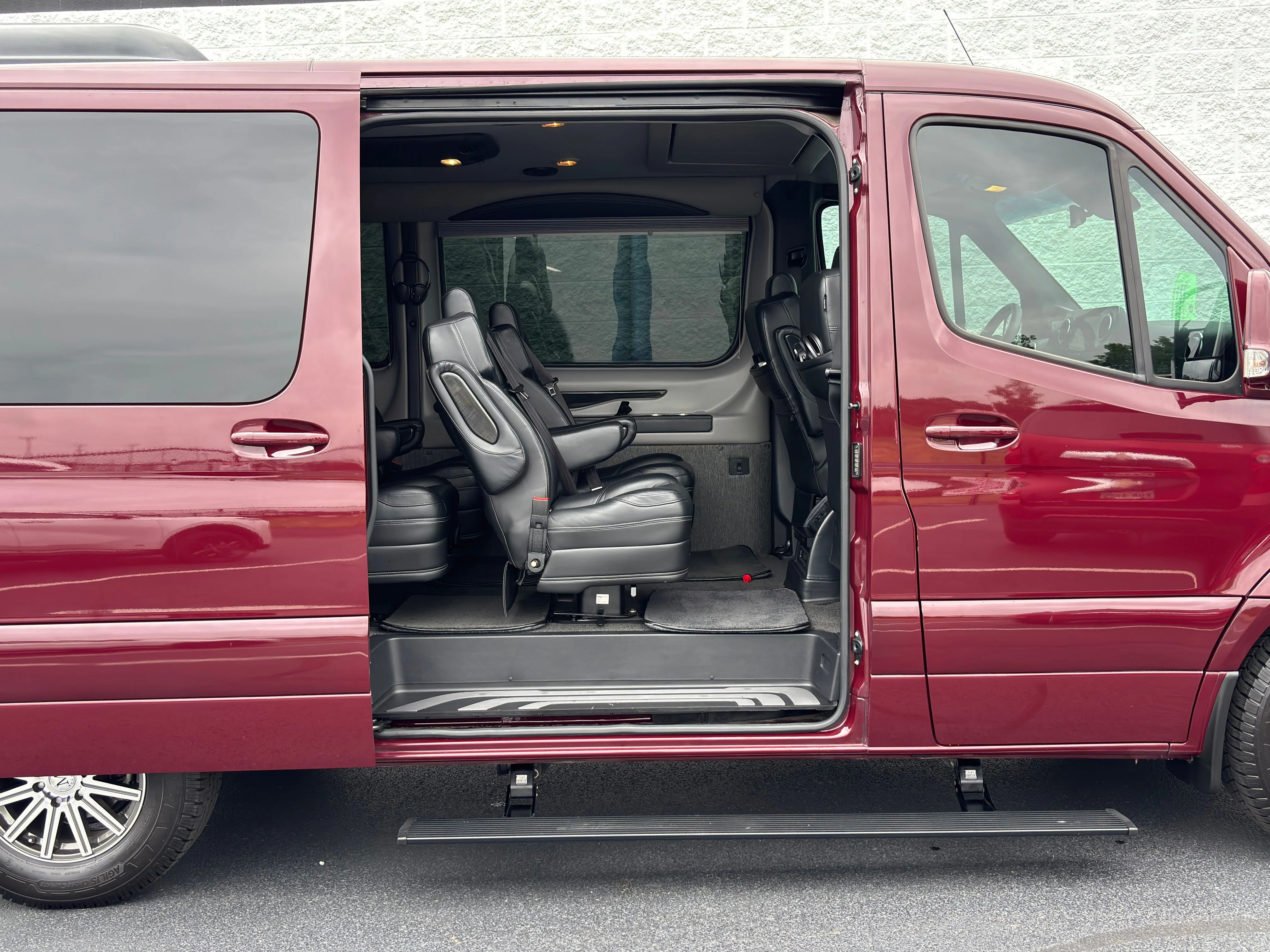 Used 2024 Maroon Mercedes-Benz Explorer Limited SE image 7