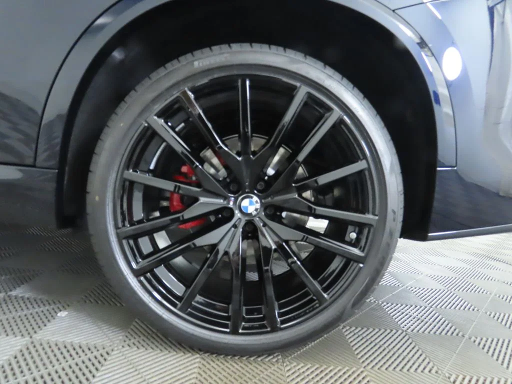 Used 2026 Black BMW xDrive40i image 32