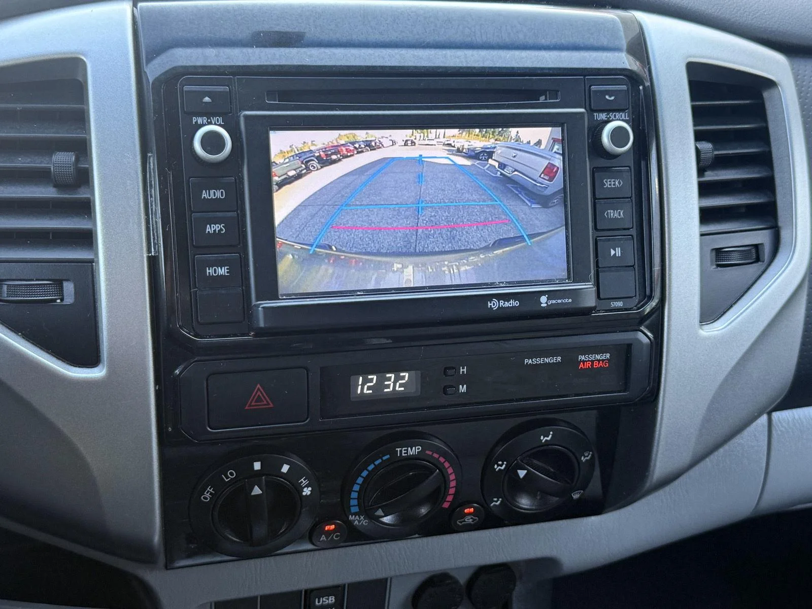 Used 2014 Pyrite Mica Toyota PreRunner image 29