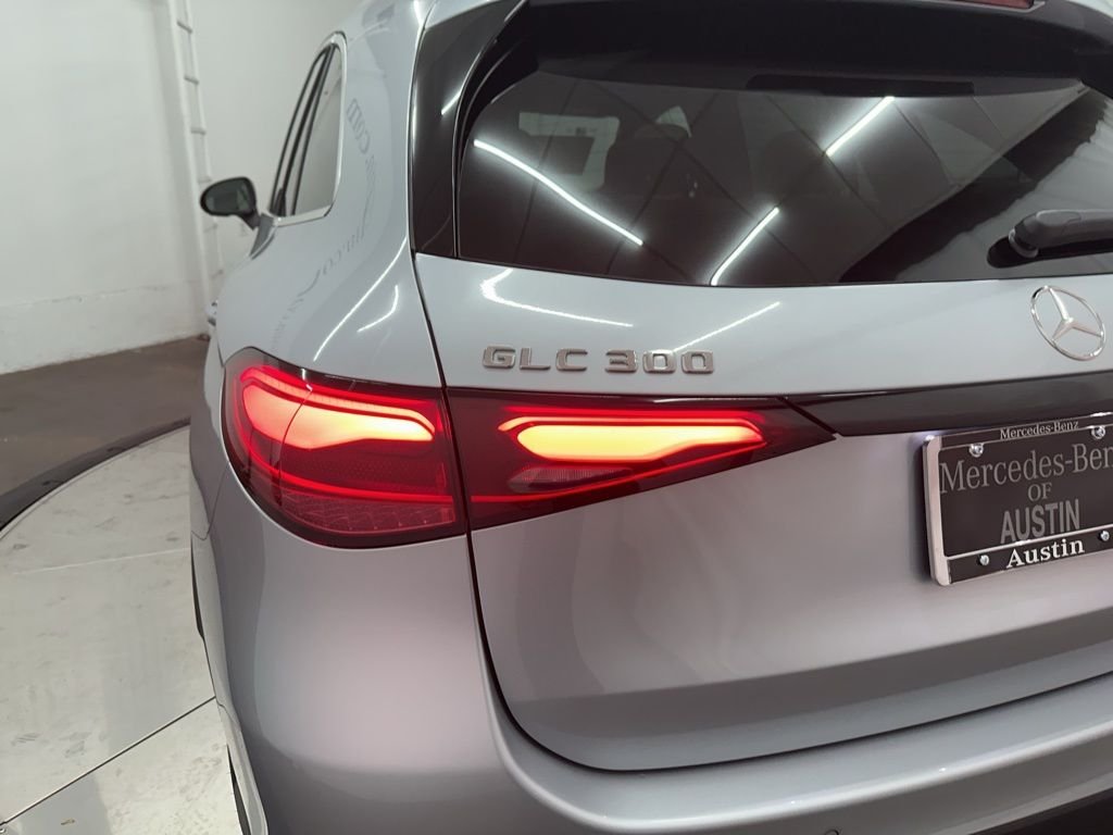Used 2026 Silver Mercedes-Benz GLC 300 image 28