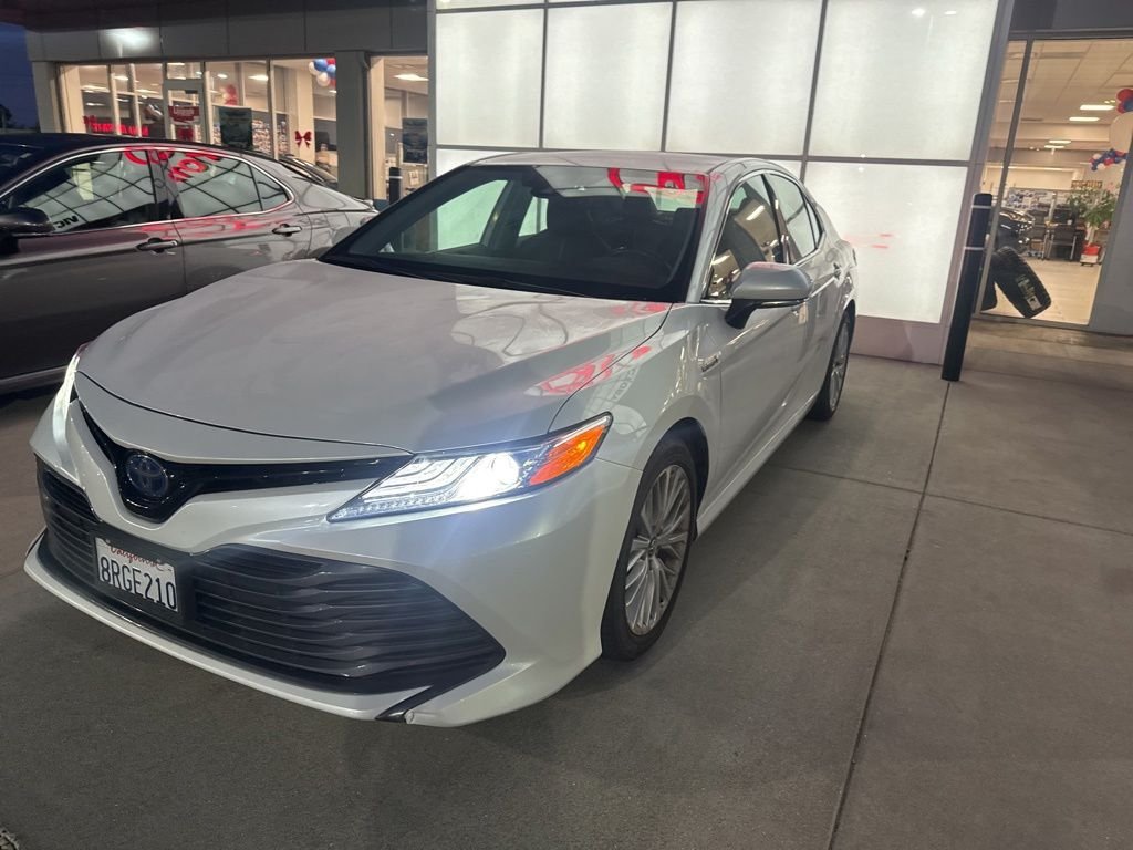 2020 Toyota Camry 2.5 Auto XLE Hybrid's photo