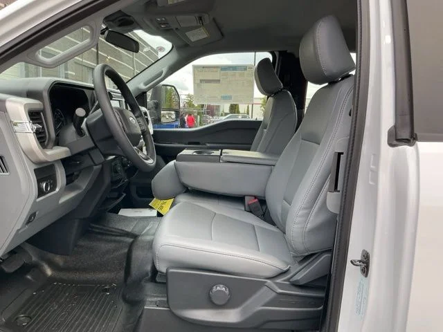 New 2026 Oxford White Ford XL image 11