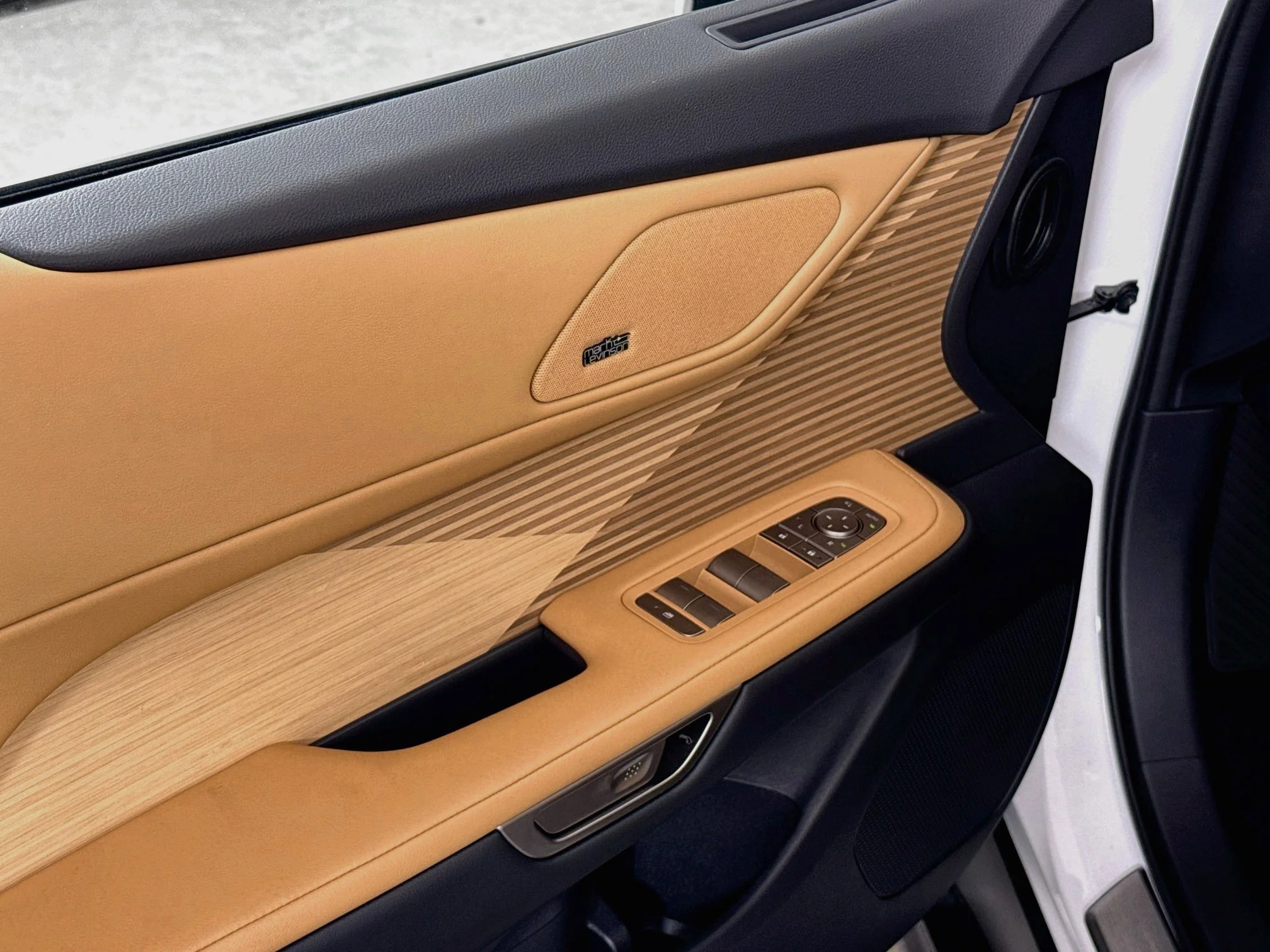 New 2026 Ultra White Lexus ES 350e LUXURY image 19