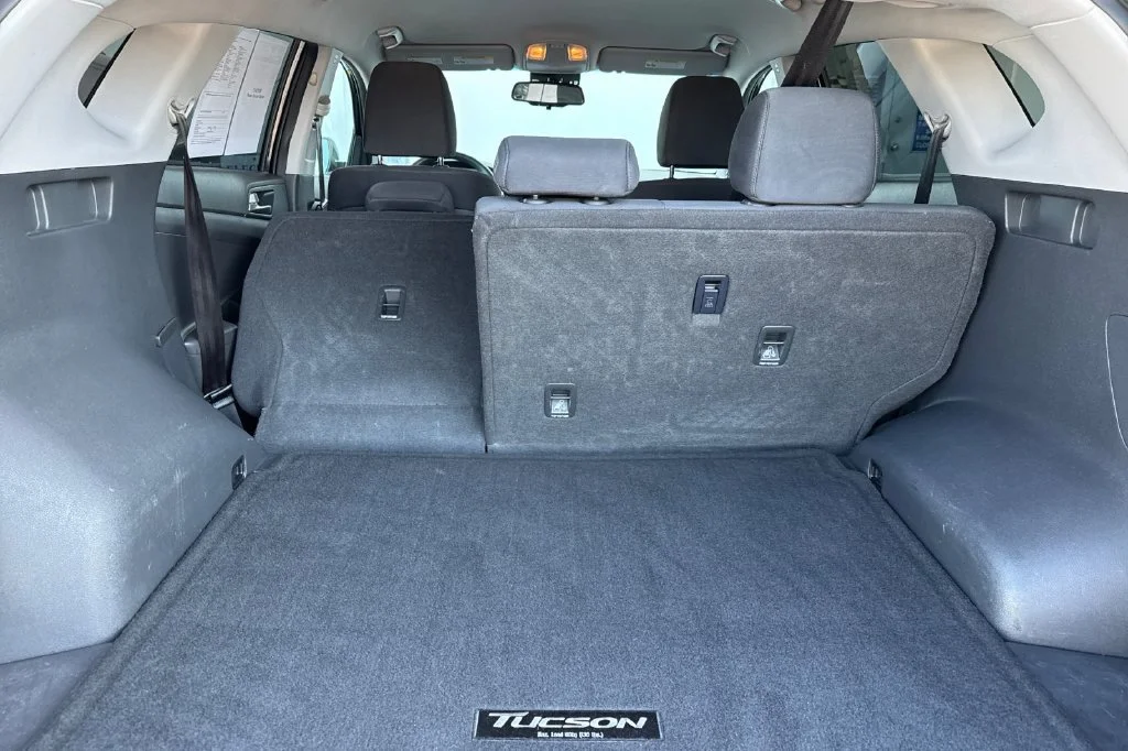 Used 2020 Noir Hyundai Value image 15