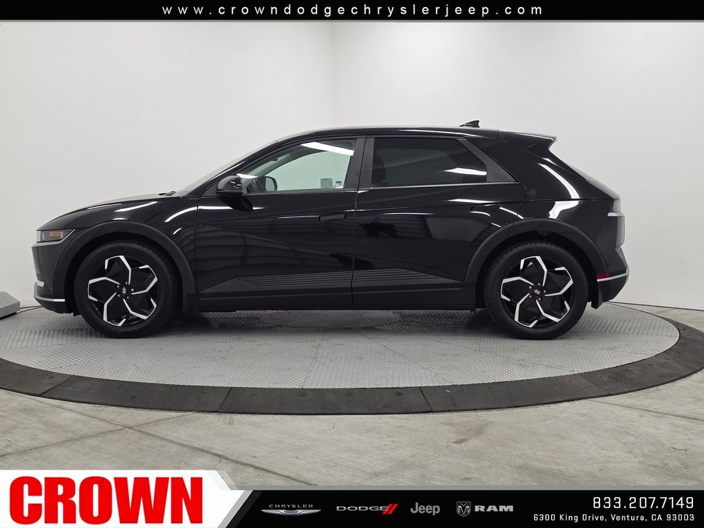 Used 2024 Black Hyundai SEL image 4