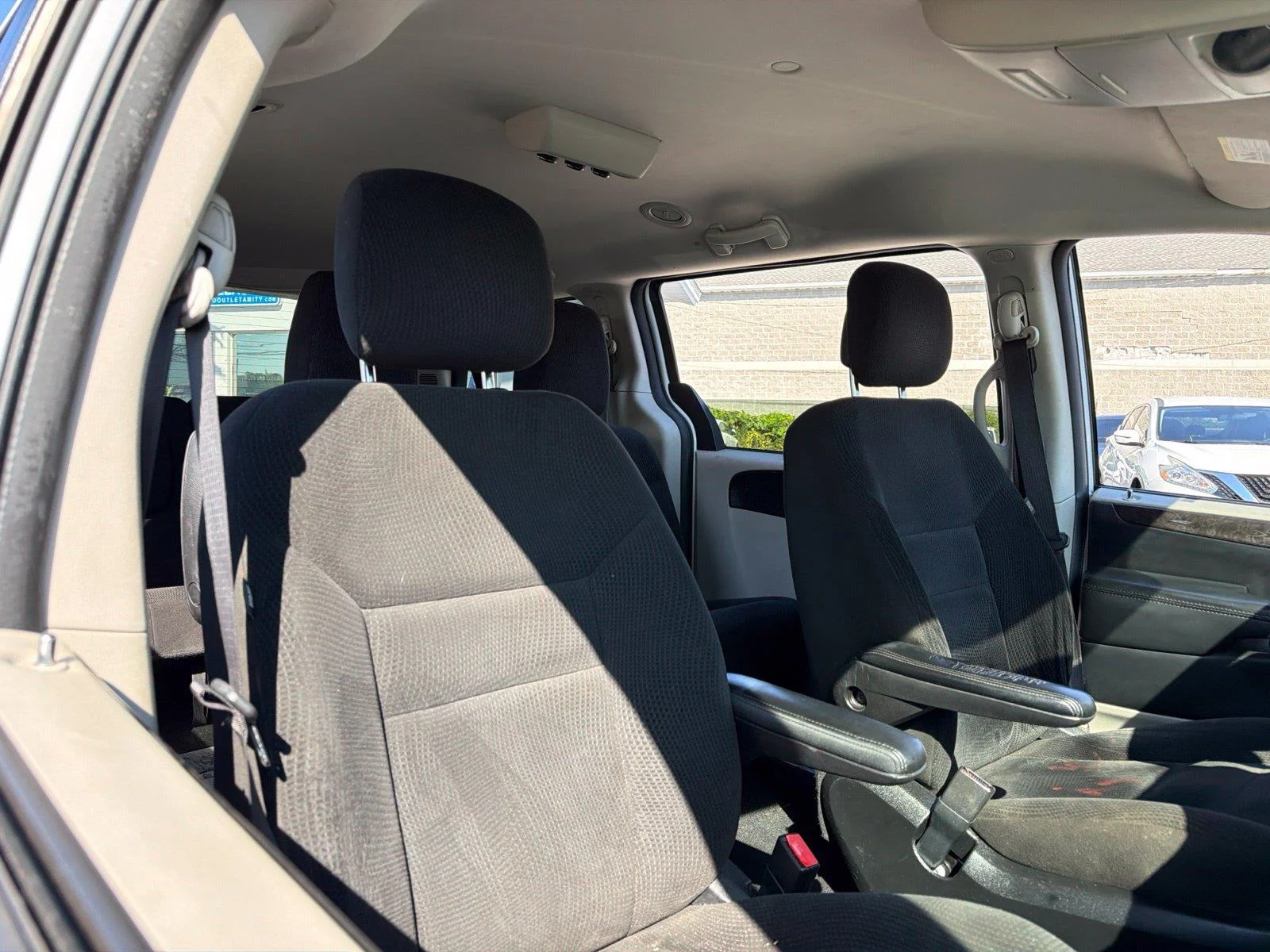 Used 2017 White Dodge SE image 11