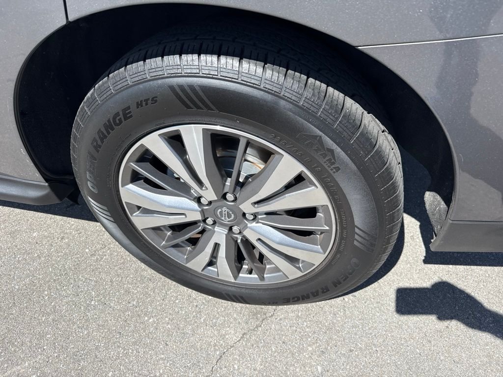 Used 2020 Gray Nissan S image 9