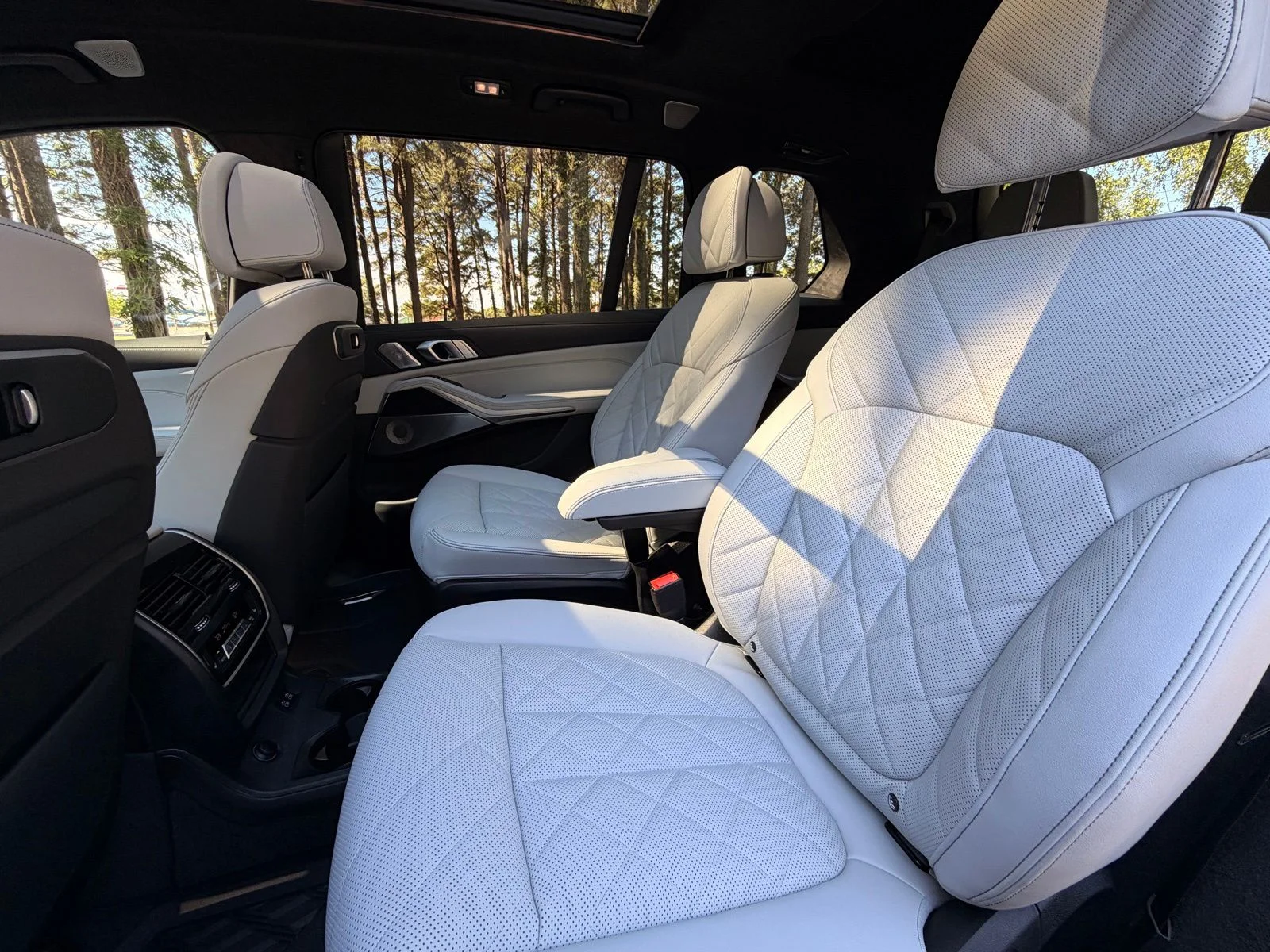 New 2027 Dravit Grey Metallic BMW xDrive40i image 14
