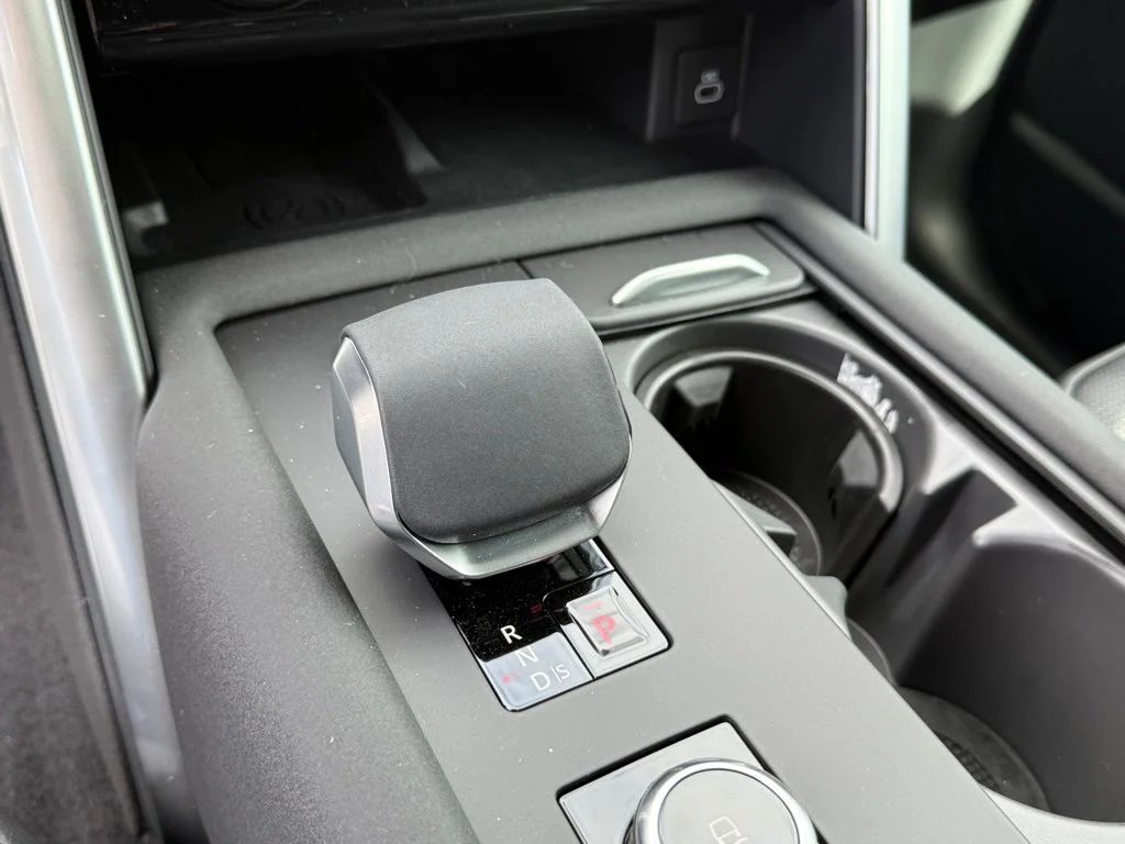 Certified Used 2025  Land Rover S image 20
