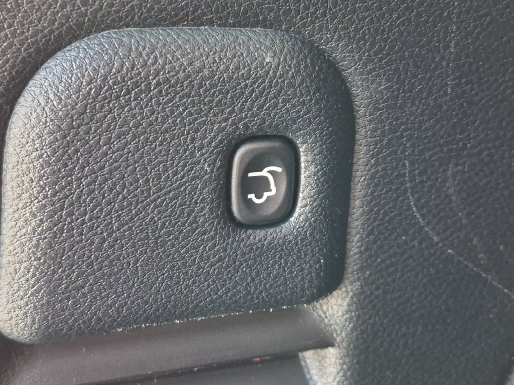Used 2020 Gray Jeep Limited image 8