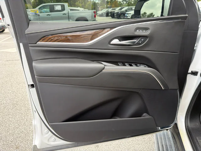 Used 2024 Crystal White Tricoat Cadillac Sport Platinum image 10