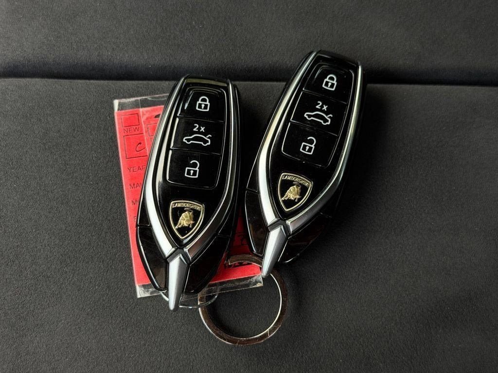Used 2023 Blu Astraeus Metallic Lamborghini S image 50
