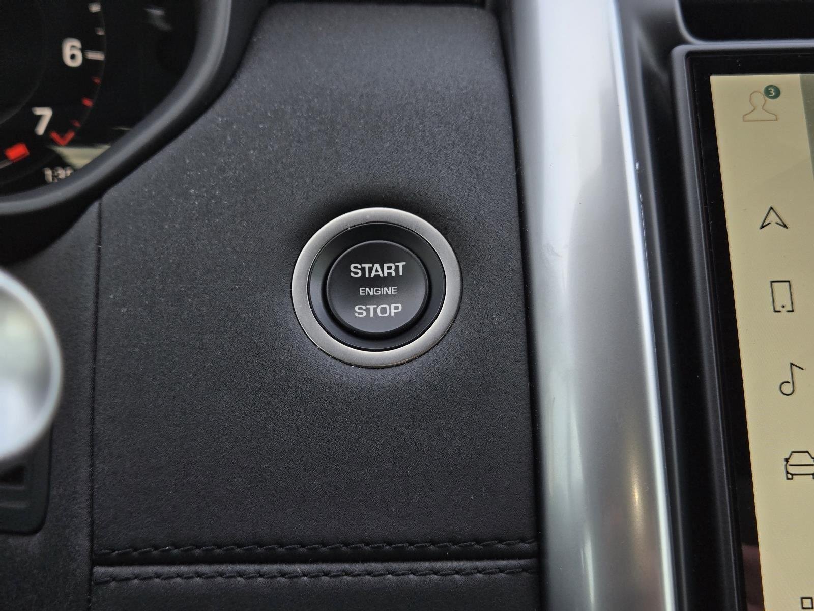 Used 2025 Santorini Black Metallic Land Rover S image 13