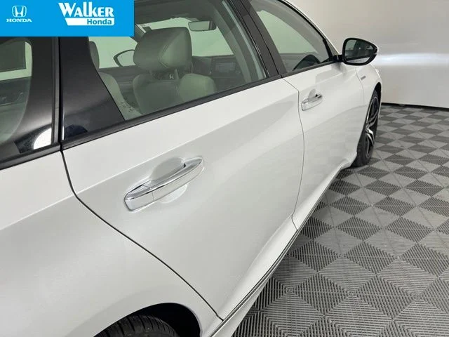 Used 2022 White Honda Touring image 10