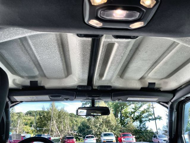 Used 2019 Gray Jeep Sport S 4x4 image 17
