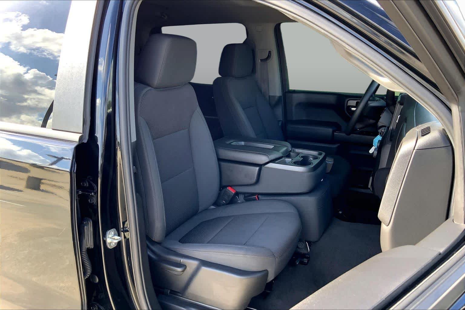 Used 2021 Black Chevrolet Custom image 9