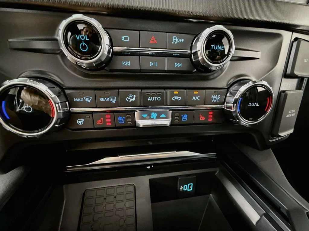 New 2026 Glacier Gray Metallic Tri-Coat Ford F-250® Platinum® image 21