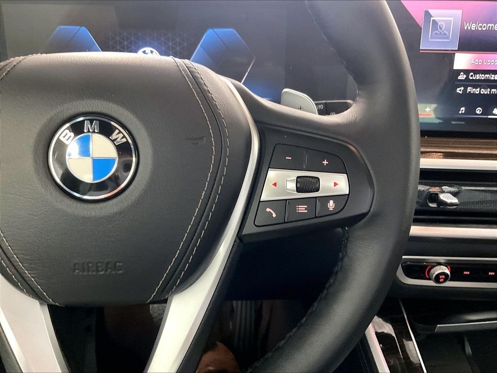 Used 2025 White BMW xDrive40i image 24