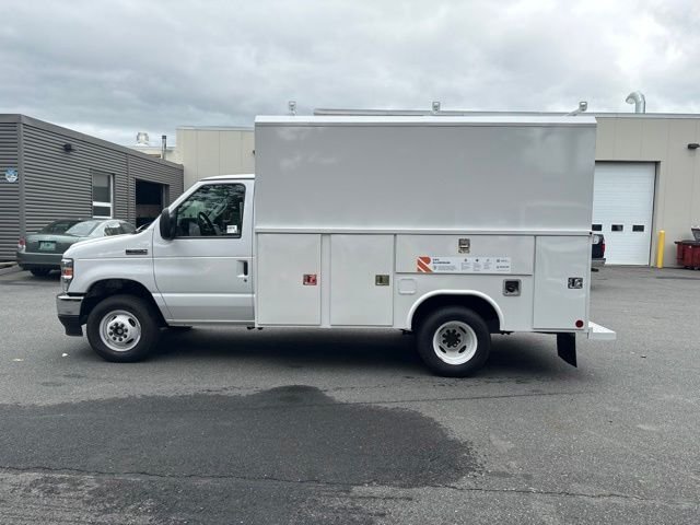 New 2027 White Ford Base image 4