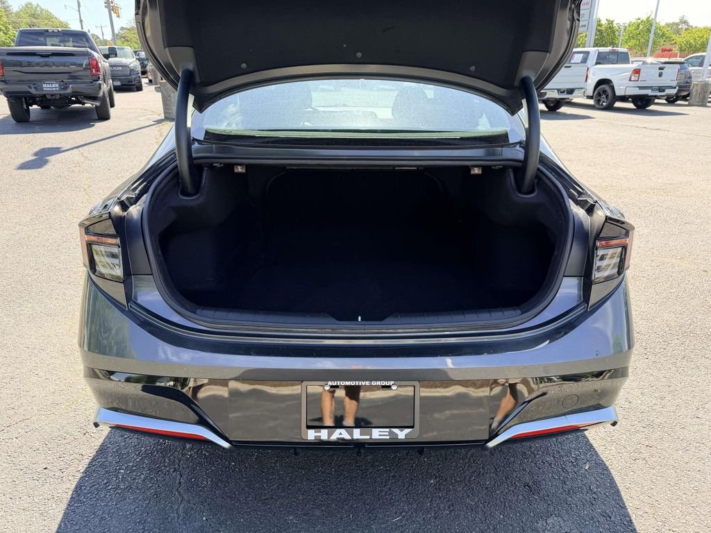 Used 2025 Gray Hyundai SEL image 16