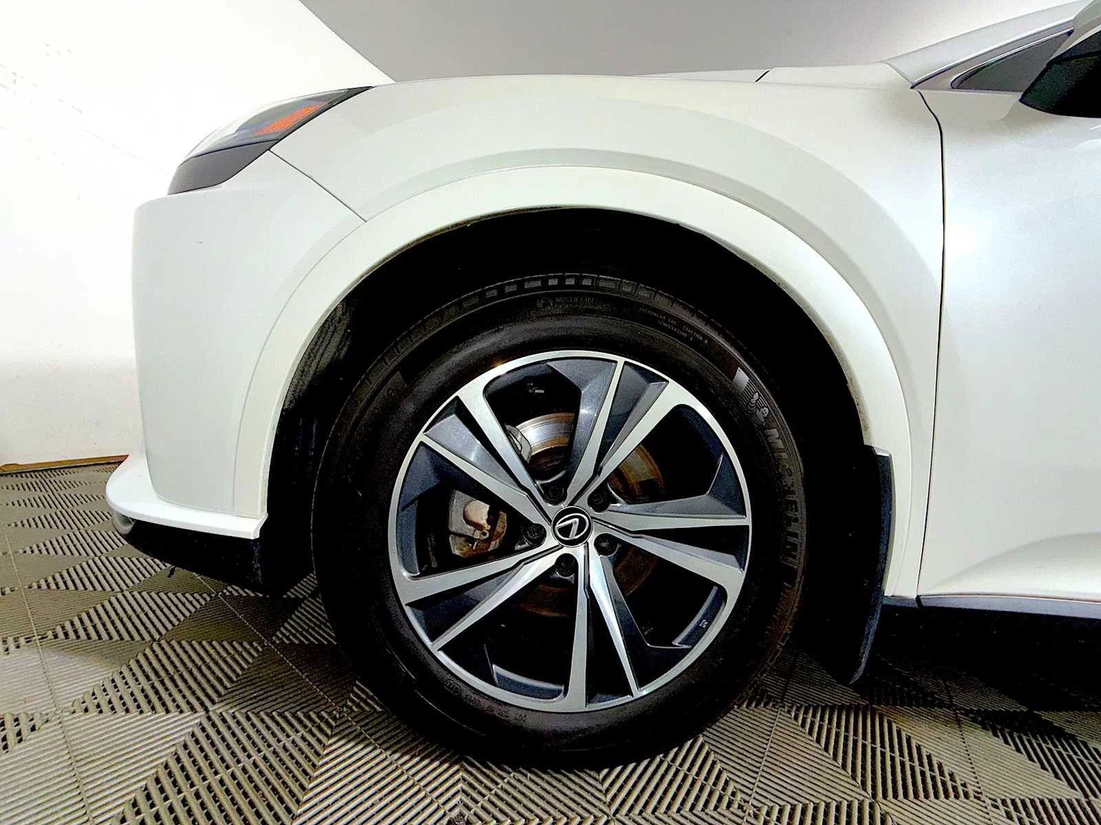 Used 2024 Eminent White Pearl Lexus Premium image 8