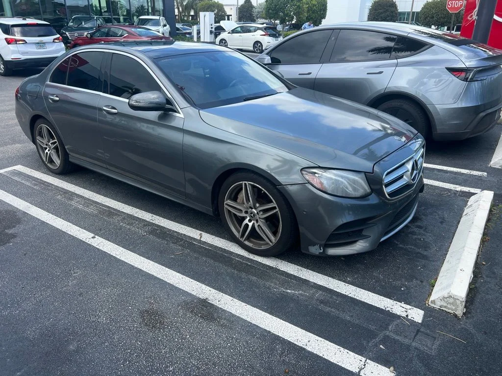 Used 2018 Gray Mercedes-Benz E 300 image 1
