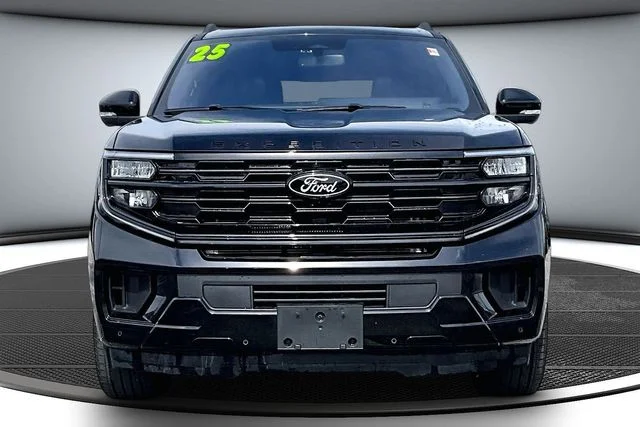 Used 2025 Ford Expedition Platinum with VIN 1FMJK1MG4SEA02959 for sale in Kansas City