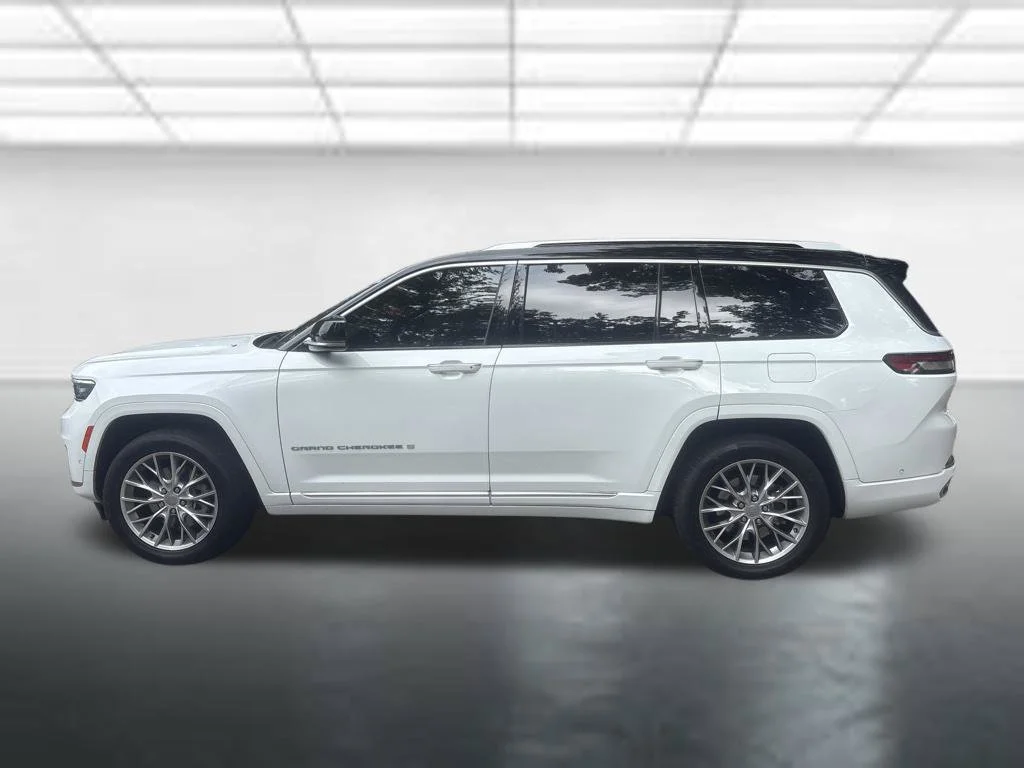 Used 2024 White Jeep Summit image 13