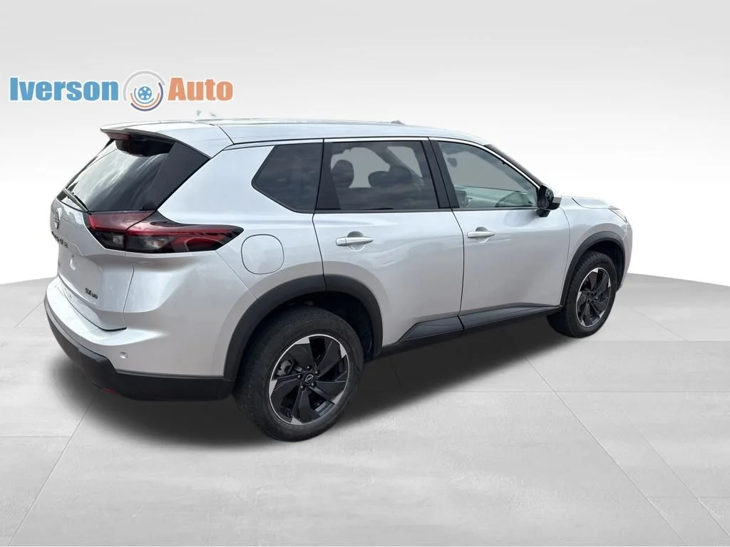 2024 Nissan Rogue SV - Photo 6