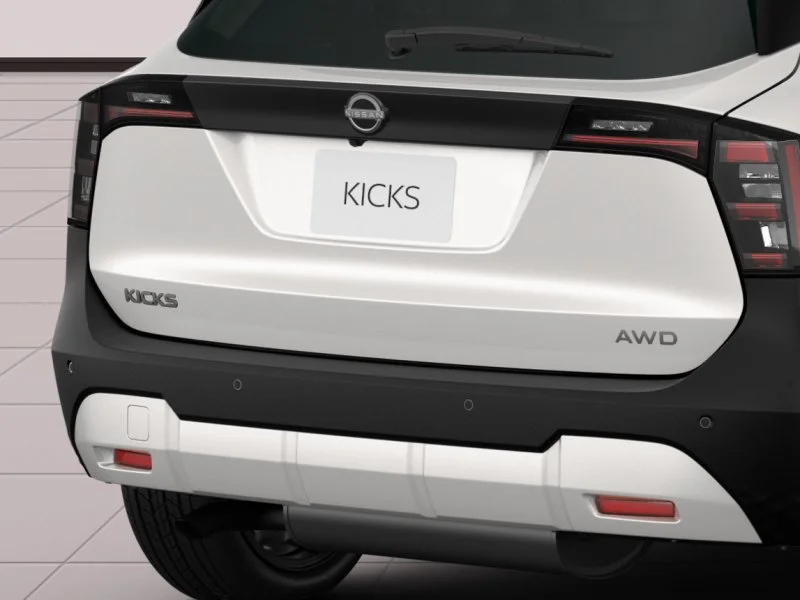 New 2027 Aspen White Tricoat/Super Black Nissan SR image 14