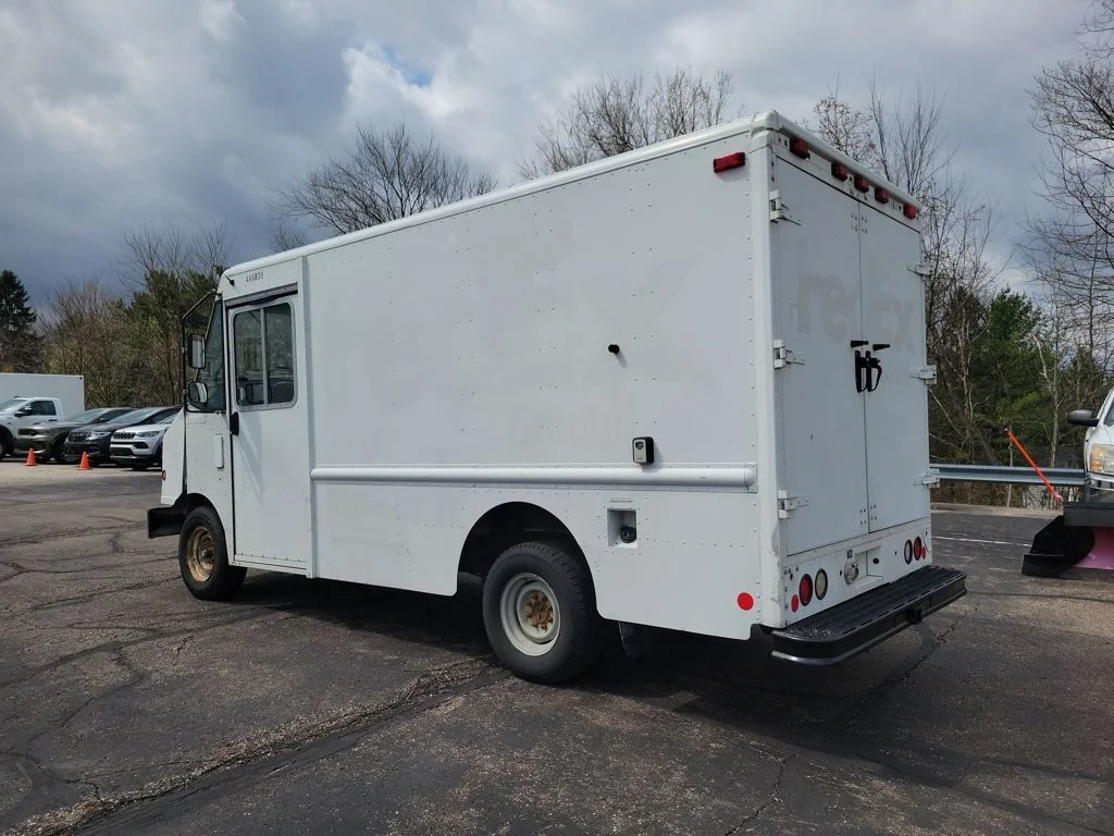 Used 2012  Ford Base image 5