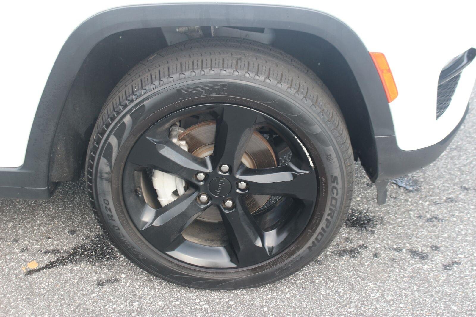 Used 2024 White Jeep Limited image 35