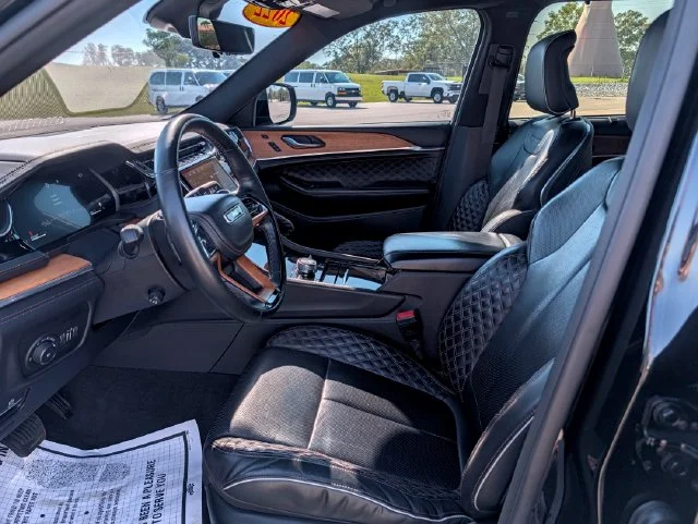 Used 2022 Black Jeep Summit Reserve image 9