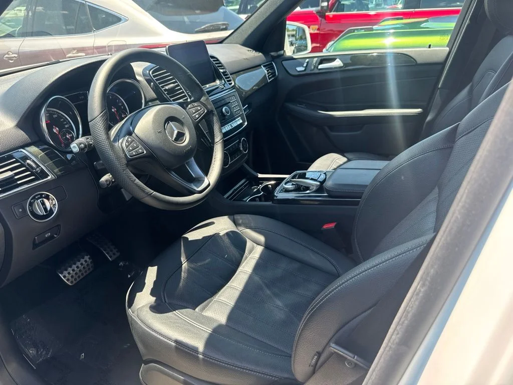 Used 2019 White Mercedes-Benz GLE 400 image 3