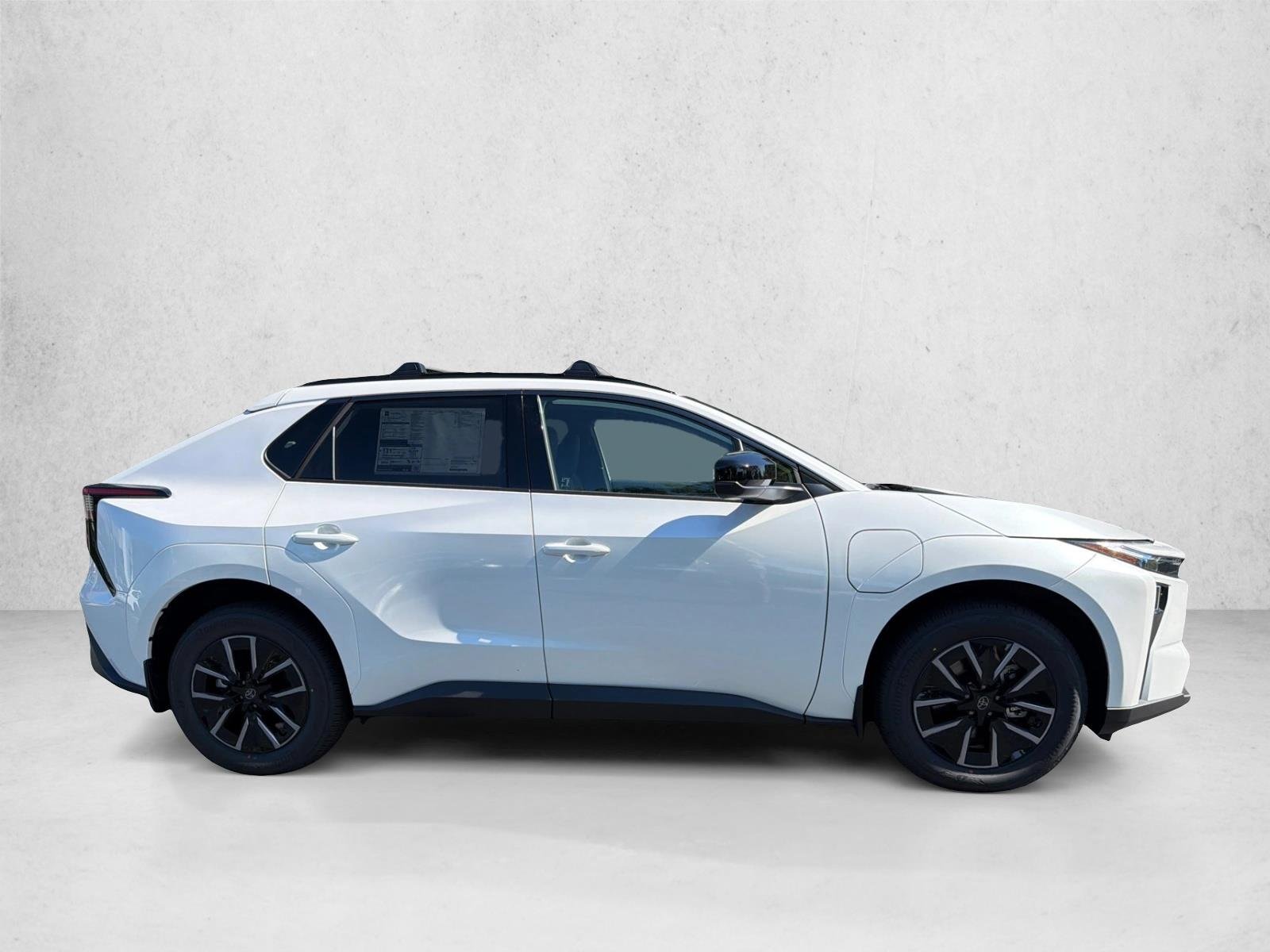 New 2026 Wind Chill Pearl Toyota XLE image 2