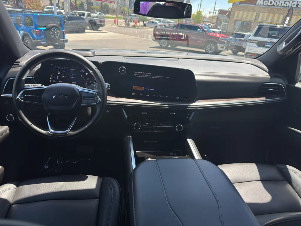 Used 2025 Gray Chevrolet Z71 image 22