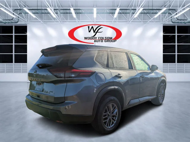 Used 2024 Gray Nissan S image 3