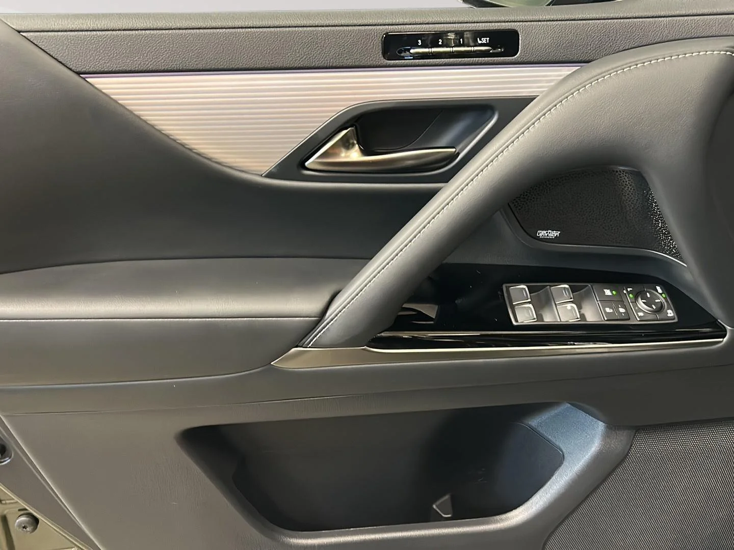 New 2026 Nori Green Pearl Lexus LX 700h F SPORT Handling image 20